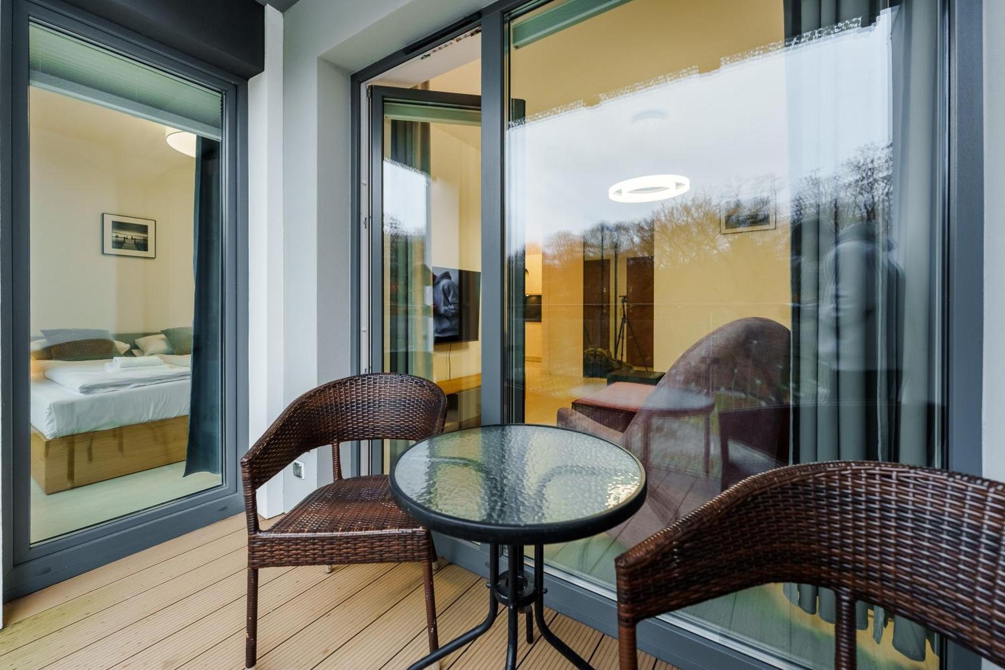 Faro Apartamenty Nadmorskie Tarasy Spa Przy Latarni I Molo Baseny, Sauny, Fitness I Parking W Cenie كولوبرزيغ الغرفة الصورة